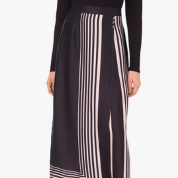 Halogen Geometric Print Crossover Satin Midi Skirt in Rich Black. Sz: 1 - Picture 1 of 10